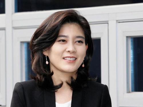 美女爆料行业老板视频,美女爆料背后的真相与反思  第1张